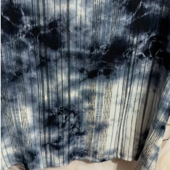 Karen Kane tie-dye top featuring batwing sleeves and a knotted front detail L - Picture 4 of 11